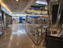 The Golden Landmark (D7), Retail #451126251